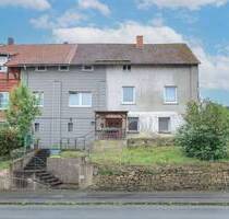 Heimwerker-Potential: Gestaltbare Doppelhaushälfte mit Garten und Carport in Wiensen - Uslar