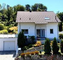 Als ob Sie es selbst geplant hätten. Durchdachtes Haus in Erholungslage. - Sulzburg