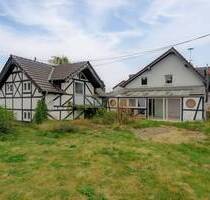 Charmantes, renovierungsbedürftiges Zweifamilienhaus mit großem Grundstück - Bergisch Gladbach Herrenstrunden