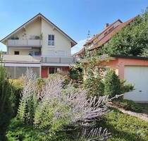 Helle attraktive Dachgeschoss-Wohnung mit Balkon, Garten & PKW Stellplatz in ruhiger Wohnlage ! - Oberhausen-Rheinhausen