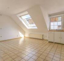 Menden Stadtzentrum – Renovierte DG Wohnung mit Balkon (wird erneuert)