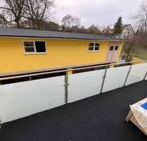 Großzügiges Zweifamilienhaus mit Nebengebäude und viel Potenzial zum Ausbau - Arzberg