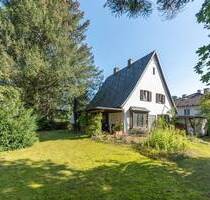AIGNER - Einfamilienhaus mit großem Grundstück in familienfreundlicher, begehrter Lage - München Neuhadern