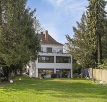 Mehrgenerationen-Wohnen im Herzen von Ratingen: Freistehendes Haus mit Einbauküche, Garten und Sauna