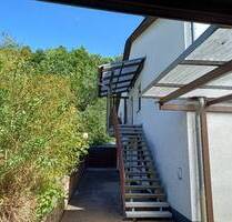 Komplett neu renovierte Wohnung im 1. Obergeschoss, in einem 2 FHS, in direkter Waldrandlage von St. Ingbert-Nord (Schlackenberg) - Sankt Ingbert