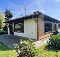 BAD SODEN: EXKLUSIVER GROSSZUEGIGER BUNGALOW AUF GROSSEM GRUNDSTÜCK