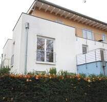 PROVISIONSFREI: Moderne 3-Zimmer-Wohnung mit Balkonidylle, Loggia und Tiefgarage in Hürth-Hermülheim