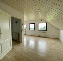 MANNELLA *Frisch renovierte 3-Zimmer Dachgeschosswohnung mit herrlichem Ausblick - Zentral, ruhig, idyllisch* - Neunkirchen-Seelscheid