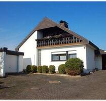 Charmantes Einfamilienhaus mit Terrasse und Garage in ruhiger Wohnlage! - Vöhl Buchenberg