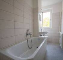 3 Räume und ein großer Balkon...schöne Lage! - Halle (Saale) Südstadt