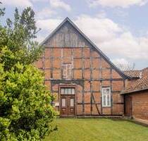 Historisches Schulgebäude mit Denkmalstatus in Frielingen - Garbsen