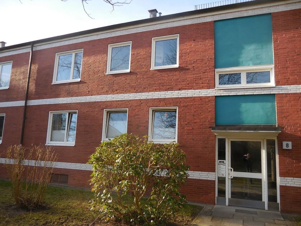 3,5-Zimmer-Wohnung mit Balkon im Grünen (auch als WG für Studenten Azubis möglich) - Hamburg Sasel