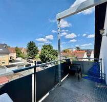 Sonnige 3 Zimmer DG-Wohnung - Perfekt für Singles und Paare - Frei ab 1.10.25 - Altdorf bei Nürnberg