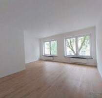 Düsseldorf-Flingern-Süd, Engelbertstraße - Komplett sanierte 2-Zimmer-Wohnung mit großer Sonnenterrasse zeitnah zu mieten !!