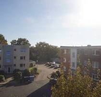 Modernisierte 2 ZKB im Dachgeschoss an Langens Ortsgrenze