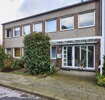 Wohnen & Arbeiten in Hüls .... Zweifamilienhaus mit 3 Garagen - Krefeld