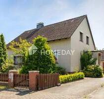 Solides Einfamilienhaus mit sechs Zimmern, Keller und großzügigem Grundstück - Velpke Meinkot