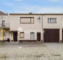 Geräumiges EFH auf großem Grundstück - Sanierungsbedarf mit viel Platz, Garten und Garage - Lampertswalde-Quersa