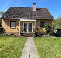 Gepflegtes Einfamilienhaus mit viel Potential auf großem Grundstück! - Bremen Rekum