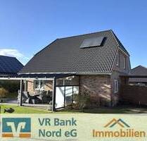 Modernes Einfamilienhaus mit Wohlfühlcharakter - energieeffizient, hell und wertig ausgestattet - Damp