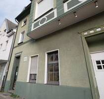 Gepflegte, sehr geräumige und effizient geschnittene 3,5-Raum-Maisonette mit Balkon - Gelsenkirchen Hassel