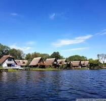 TRAUMHAFTES REETGEDECKTES BOOTSHAUS AM SEE - EIN JUWEL IN DER MECKLENBURGER SCHWEIZ - Teterow