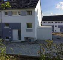 Modernes KfW-55-Reiheneckhaus in Großmehring