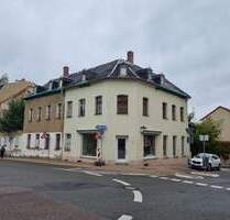 Großes Grundstück in zentraler Lage mit stark sanierungsbedürftigen Geschätshaus! - Meerane