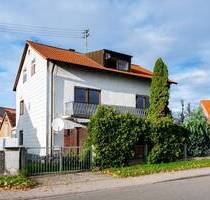 Charmantes 3-Fam.h., Bj.61, teilrenoviert, Garage, 3 ZKB mit 2 Balkonen im 1.OG frei, IN-Mailing - Ingolstadt