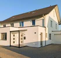 Exklusive Doppelhaushälfte mit Sauna, 218 m² Wohnfläche und Appartement - Illertissen Tiefenbach