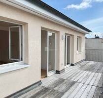 Lichtdurchflutete Dachgeschosswohnung mit großzügiger Dachterrasse in Innenstadtlage von Schwerin