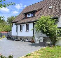 Aufschließen - einziehen - fertig....! Modernisiertes Einfamilienhaus mit pflegeleichtem Garten in Freilingen
