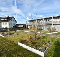 Neuwertige, bezugsfreie 4,5-Zimmer-Wohnung, barrierefrei, mit großem Balkon, seenah gelegen in Moos