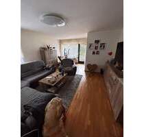 Gepflegete und Zentrale 3-Zimmer-Wohnung im Erdgeschoss mit Balkon + Tiefgaragenstellplatz - Coburg