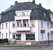 Gepflegte Zwei-Zimmer-Wohnung mit BalkonEinbauküche im Mietpreis enthaltenTageslichtbad zentral gelegen am Fuße der Augustusburg
