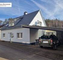 Gepflegtes Einfamilienhaus in Ortsrandlage mit Carport und großem Gartengrundstück! - Herdorf / Dermbach