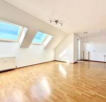 Dachgeschosswohnung inkl. Tiefgaragenstellplatz in zentraler Lage - Grevenbroich Stadtmitte