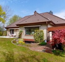 Unglaublich schön! Bungalow auf 7300m² großem Grundstück in Waldrandlage und Teich - Bad Bramstedt / OT Hitzhusen