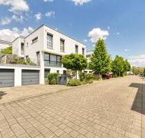 +++ Wohlfühlhaus - 1-Familien-DHH - neu- & hochwertig - SüdWest-Ausrichtung - integrierte Garage & Stellplatz davor +++ - Stuttgart Zuffenhausen - Mitte