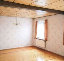 Gut gelegenes Wohnhaus mit Renovierungsbedarf und großzügigem Grundstück in Staßfurt!