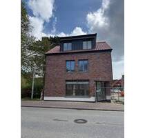 Wohnhaus mit Gewerbefläche - 649.000,00 EUR Kaufpreis, ca.  112,00 m² Wohnfläche in Neustadt in Holstein (PLZ: 23730)