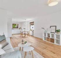 Einziehen und wohlfühlen: neu renovierte 3-Zi mit Südbalkon und zwei Stellplätzen - Leonberg Ramtel