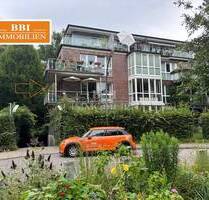 Tolle 3-4 Zimmer-Wohnung mit Tiefgaragenstellplatz in zentraler und dennoch zurückgezogener Wohnlage - Hamburg Stellingen