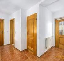 Gepflegtes Einfamilienhaus mit Einliegerwohnung und Ausbaupotenzial im Zentrum von Riedenburg