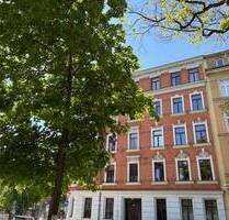Gemütliche 3-Zimmer-Wohnung mit Aufzug direkt am schön begrünten Wiedebachplatz - Leipzig Connewitz