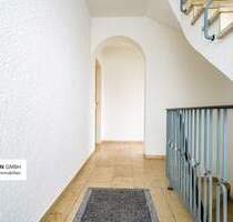 IMMONATION! Dreifamilienhaus mit Gewerbeeinheit in Stegaurach