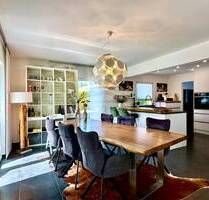 *EXKLUSIVES WOHNEN* - Elegantes Einfamilienhaus mit Garten und Pool in Aalener Toplage