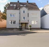 Attraktive Zweizimmer-Wohnung * SW-Balkon * Wohnküche * ca. 63 m² * Bad mit Granitboden * 1. OG * 2005 komplett mod... - Leverkusen Küppersteg
