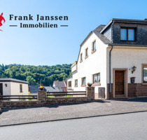 Doppelhaushälfte mit Garage und Werkstatt in Malberg - Terrasse, Garten mit Fischteich, Dachterrasse