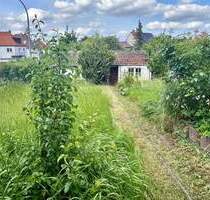 Baugrundstück für 1-Familien-Doppelhaushälfte mit Garage, sonniges Grundstück, Altbestand vorhanden - Stuttgart Weilimdorf